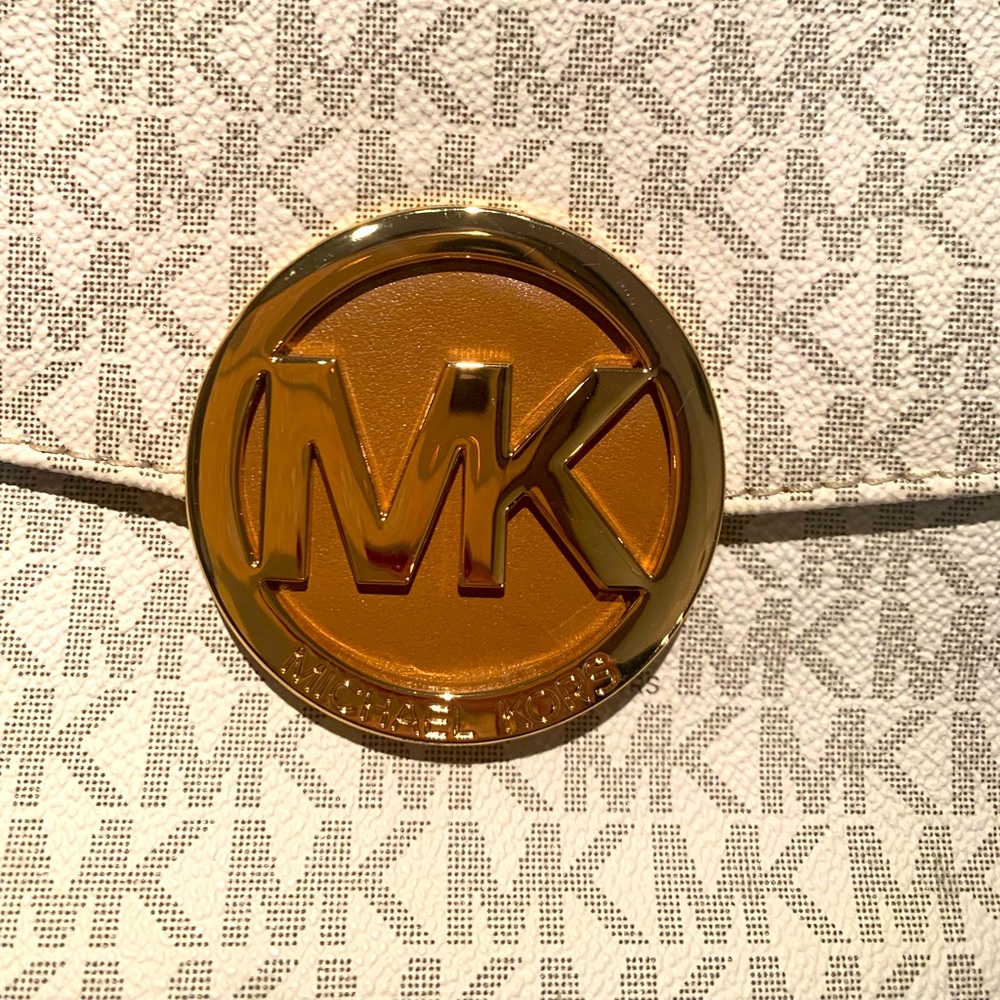 🎈MICHAEL KORS CROSSBODY HANDBAG🎈NWOT EXCELLENT CONDITION! NEVER USED! - Picture 3 of 13